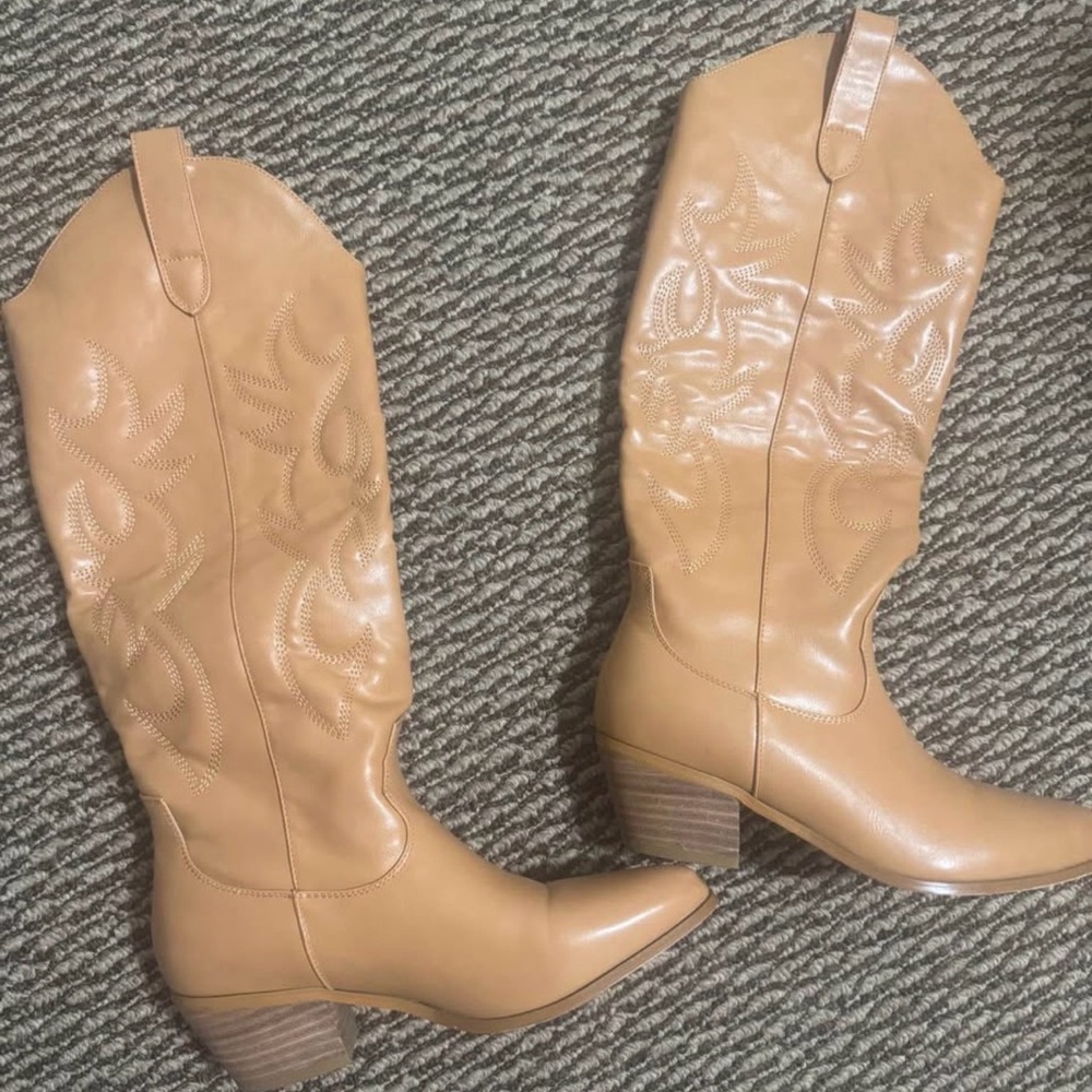 Tan Western-Style Women's Boots